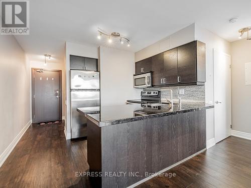 1800 - 33 Sheppard Avenue E, Toronto, ON - Indoor Photo Showing Kitchen