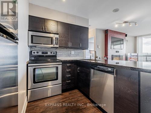 1800 - 33 Sheppard Avenue E, Toronto, ON - Indoor Photo Showing Kitchen