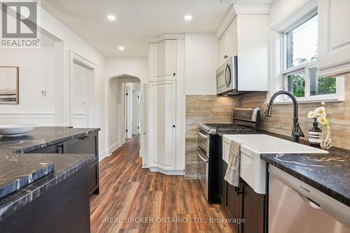 75 Rivercourt Boulevard, Toronto, ON - Indoor Photo Showing Kitchen With Upgraded Kitchen