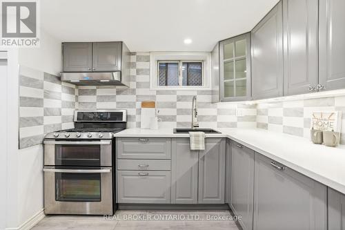 75 Rivercourt Boulevard, Toronto, ON - Indoor Photo Showing Kitchen With Upgraded Kitchen