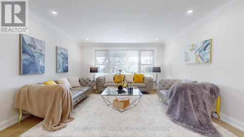 46 Bruce Farm Drive, Toronto, ON - Indoor Photo Showing Living Room