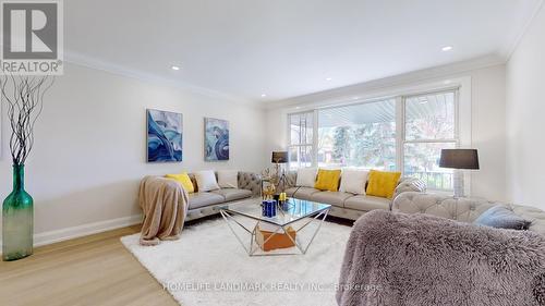 46 Bruce Farm Drive, Toronto, ON - Indoor Photo Showing Living Room