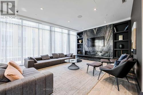 2413 - 403 Church Street, Toronto, ON - Indoor Photo Showing Living Room