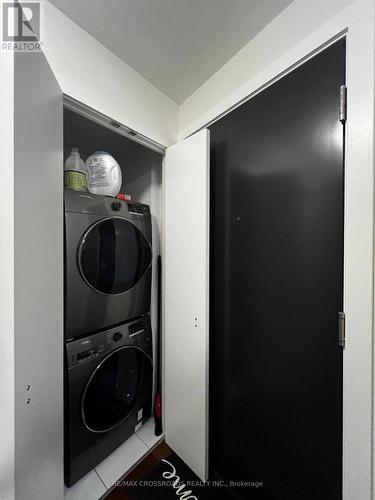 505 - 15 Beverley Street, Toronto, ON - Indoor Photo Showing Laundry Room