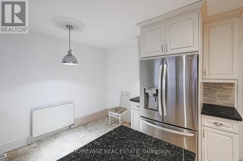 1 - 8 Ridge Hill Drive, Toronto, ON - Indoor Photo Showing Kitchen