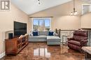 331 Klassen Crescent, Saskatoon, SK  - Indoor Photo Showing Living Room 