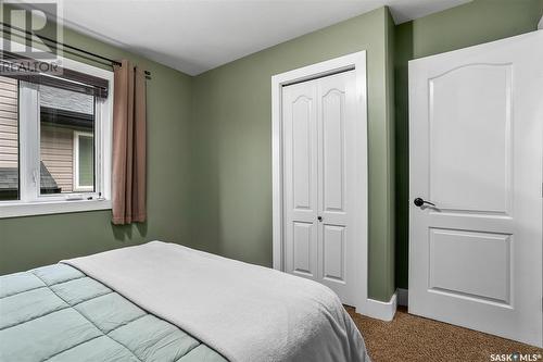 331 Klassen Crescent, Saskatoon, SK - Indoor Photo Showing Bedroom