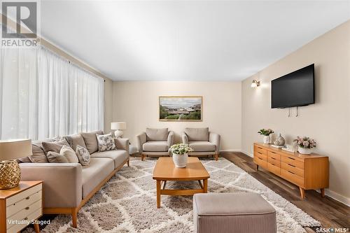 873 4Th Avenue Ne, Moose Jaw, SK - Indoor Photo Showing Living Room