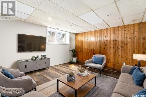 873 4Th Avenue Ne, Moose Jaw, SK - Indoor Photo Showing Living Room