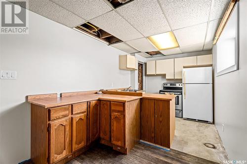 873 4Th Avenue Ne, Moose Jaw, SK - Indoor Photo Showing Kitchen