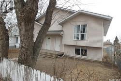 407 U AVENUE S  Saskatoon, SK S7M 3C5