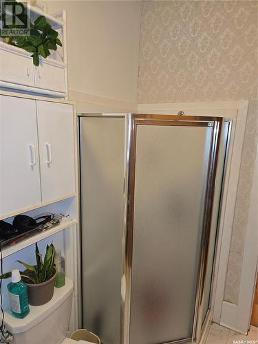 830 Main Street, Holdfast, SK - Indoor Photo Showing Bathroom