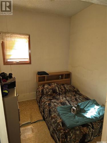 830 Main Street, Holdfast, SK - Indoor Photo Showing Bedroom