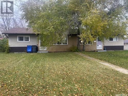 861-871 112Th Street, North Battleford, SK - Outdoor