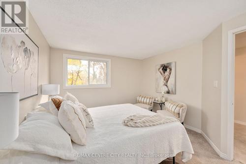 20 - 215 Commissioners Road W, London, ON - Indoor Photo Showing Bedroom