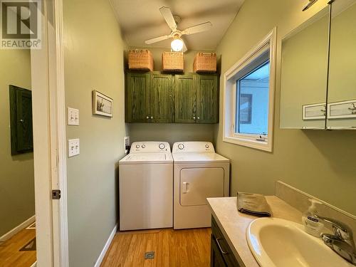 10417 Victoria Road S, Summerland, BC - Indoor Photo Showing Laundry Room