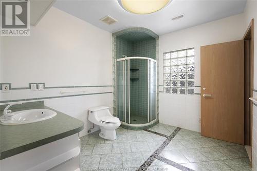 34 Laird, Amherstburg, ON - Indoor Photo Showing Bathroom