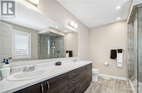 560 Chimney Corner Terrace, Ottawa, ON - Indoor Photo Showing Bathroom