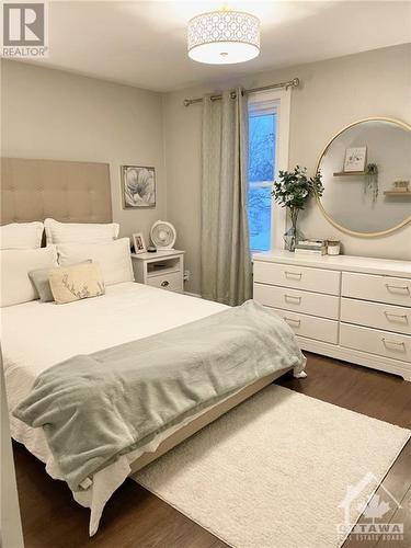 upper - 687 Melbourne Avenue, Ottawa, ON - Indoor Photo Showing Bedroom