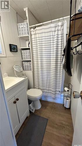 90 Riverside Road, Katepwa Beach, SK - Indoor Photo Showing Bathroom