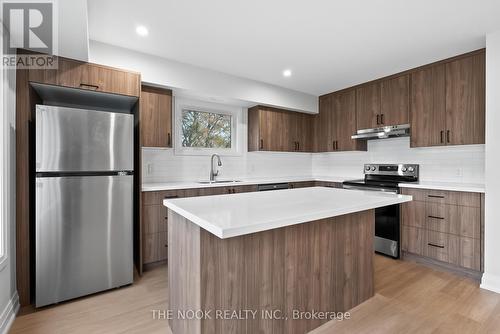 2Nd Flr - 525 Larry Avenue, Oshawa (Samac), ON - Indoor Photo Showing Kitchen With Upgraded Kitchen