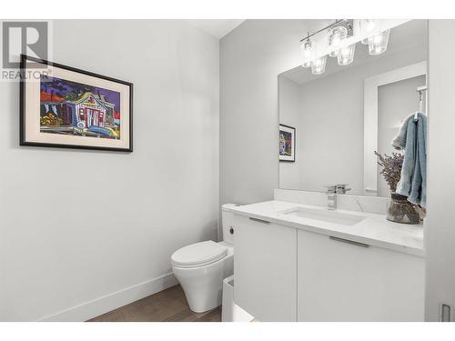 3572 Wild Rose Road, Kelowna, BC - Indoor Photo Showing Bathroom