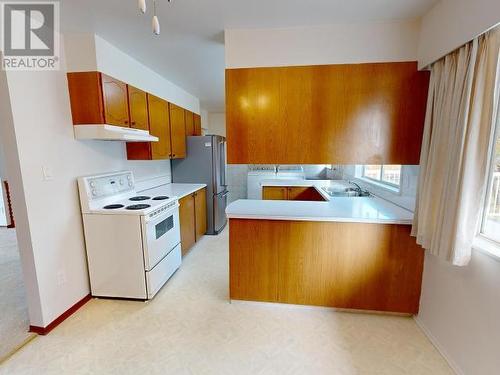 5044 Manson Ave, Powell River, BC - Indoor Photo Showing Kitchen