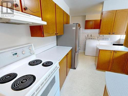 5044 Manson Ave, Powell River, BC - Indoor Photo Showing Kitchen