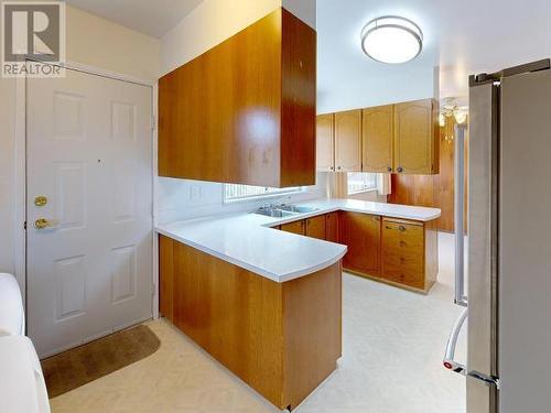 5044 Manson Ave, Powell River, BC - Indoor Photo Showing Kitchen