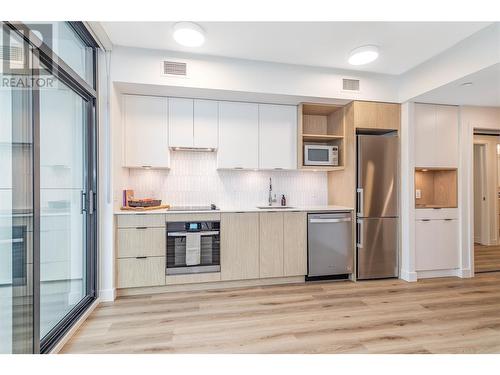 1488 Bertram Street Unit# 1811, Kelowna, BC - Indoor Photo Showing Kitchen With Stainless Steel Kitchen With Upgraded Kitchen