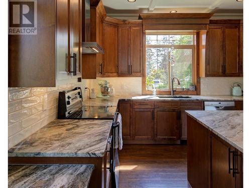 4322 Sharp Road, Armstrong, BC - Indoor Photo Showing Kitchen