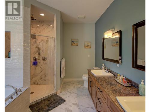 4322 Sharp Road, Armstrong, BC - Indoor Photo Showing Bathroom