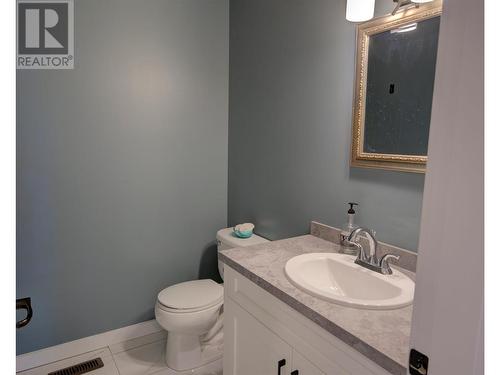 4322 Sharp Road, Armstrong, BC - Indoor Photo Showing Bathroom