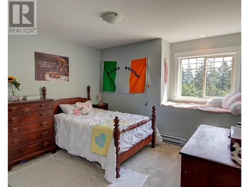 4322 Sharp Road, Armstrong, BC - Indoor Photo Showing Bedroom