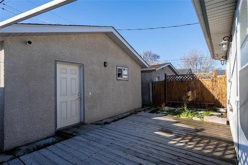 1814 Elgin Ave, Winnipeg, MB 