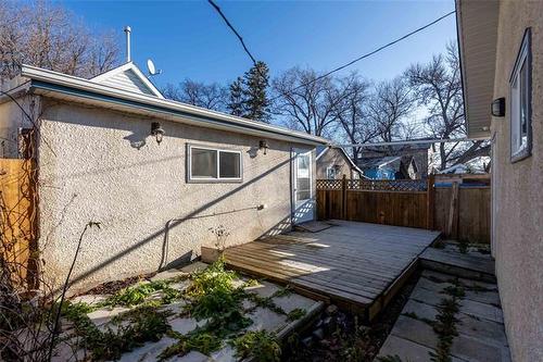 1814 Elgin Ave, Winnipeg, MB 