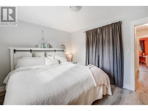 1696 Ridgewood Drive Drive, Castlegar, BC - Indoor Photo Showing Bedroom