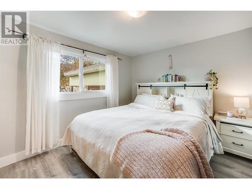 1696 Ridgewood Drive Drive, Castlegar, BC - Indoor Photo Showing Bedroom