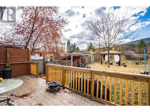 1696 Ridgewood Drive Drive, Castlegar, BC - Outdoor With Deck Patio Veranda