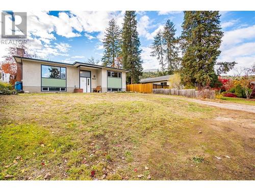 1696 Ridgewood Drive Drive, Castlegar, BC - Outdoor