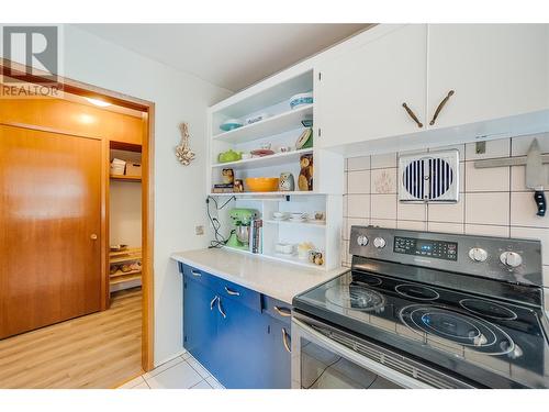 1696 Ridgewood Drive Drive, Castlegar, BC - Indoor Photo Showing Kitchen