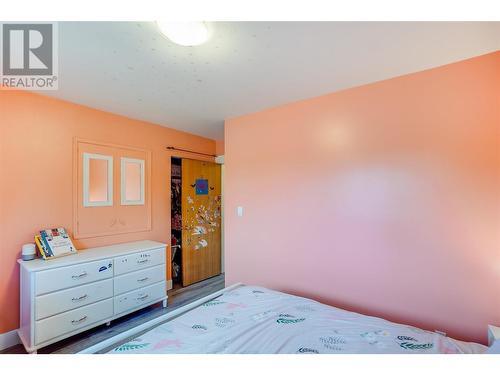 1696 Ridgewood Drive Drive, Castlegar, BC - Indoor Photo Showing Bedroom