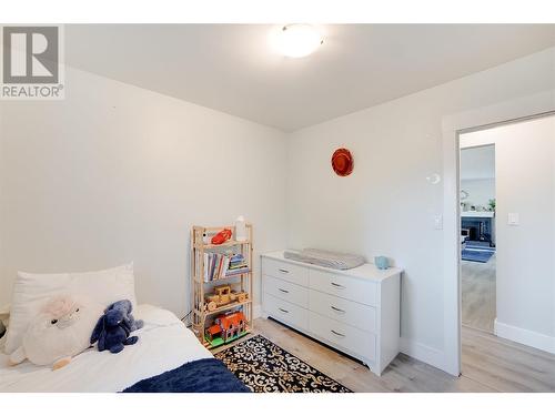 1696 Ridgewood Drive Drive, Castlegar, BC - Indoor Photo Showing Bedroom