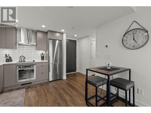 1471 St. Paul Street Unit# 809, Kelowna, BC - Indoor Photo Showing Kitchen With Upgraded Kitchen