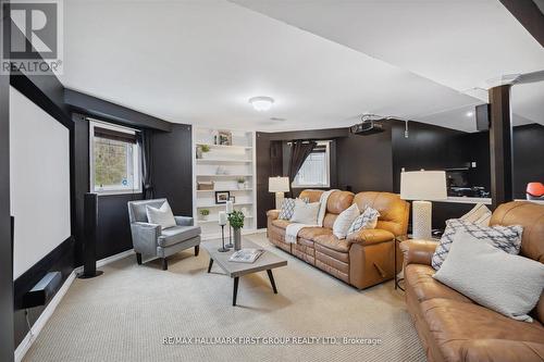 10 Duckfield Crescent, Ajax (South East), ON - Indoor Photo Showing Living Room