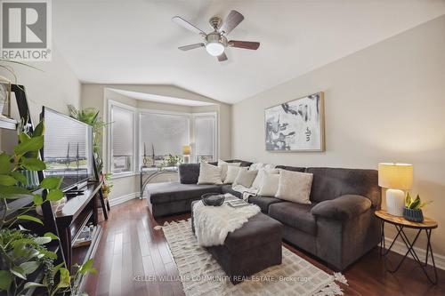 122 Robert Adams Drive, Clarington (Courtice), ON - Indoor Photo Showing Living Room