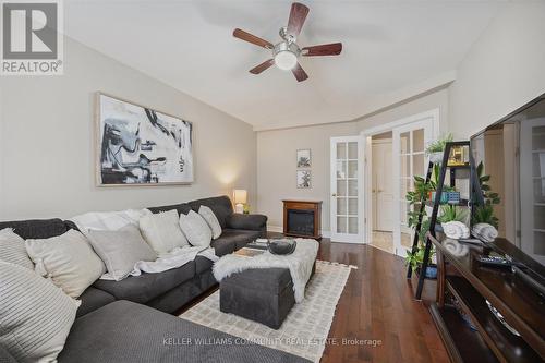 122 Robert Adams Drive, Clarington (Courtice), ON - Indoor Photo Showing Living Room