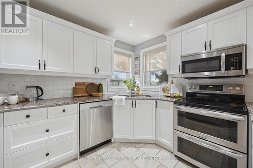 122 Robert Adams Drive, Clarington (Courtice), ON - Indoor Photo Showing Kitchen