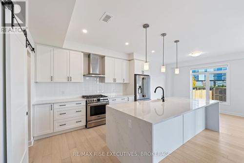 652 Halloway Drive, Kingston (Kingston East (Incl Barret Crt)), ON - Indoor Photo Showing Kitchen With Upgraded Kitchen