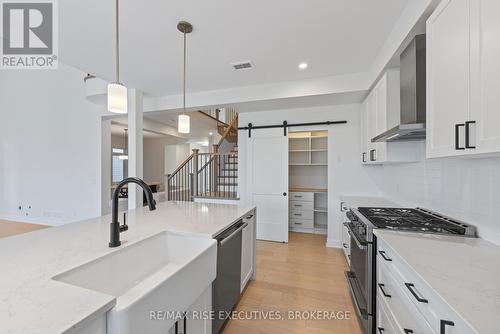 652 Halloway Drive, Kingston (Kingston East (Incl Barret Crt)), ON - Indoor Photo Showing Kitchen With Upgraded Kitchen